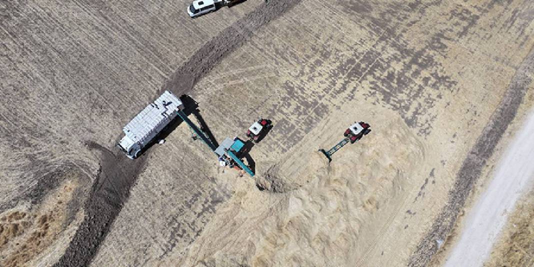 Sıcak hava ve toz en büyük düşmanları! Eski yöntemlerle ekmek mücadelesi: Günlük kazanç 3.500 TL’yi buluyor 2